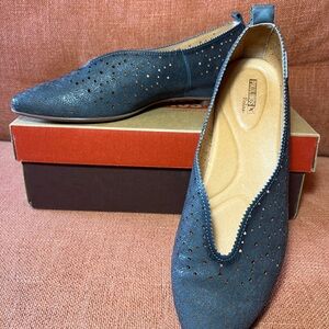 Pikolinos Blue Perforated Flats for Effortless Style
